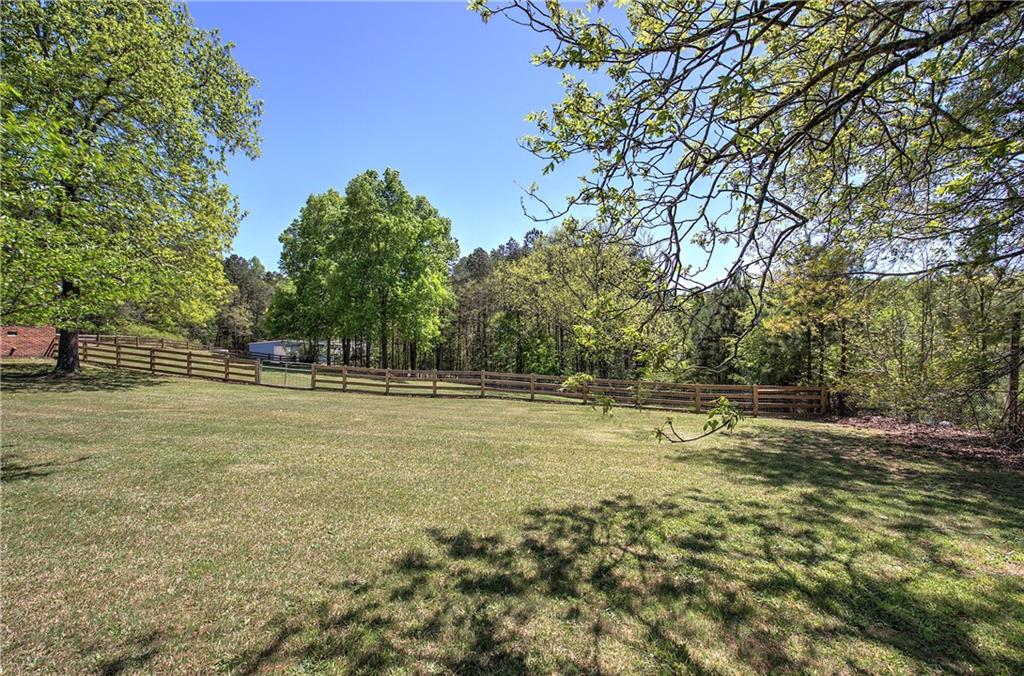 300 Mini Road Se Property Photo 51