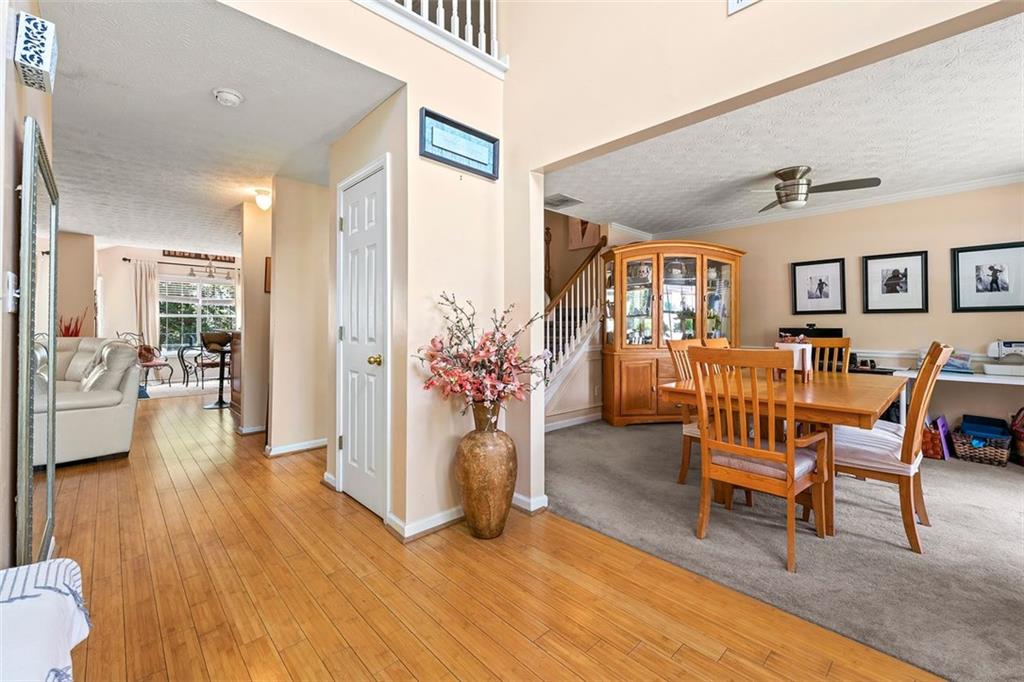 5147 Winding Glen Drive Property Photo 4