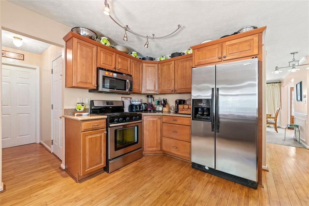 5147 Winding Glen Drive Property Photo 8