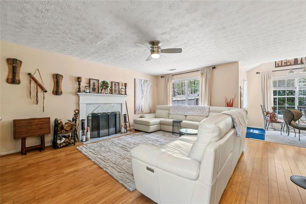 5147 Winding Glen Drive Property Photo 10