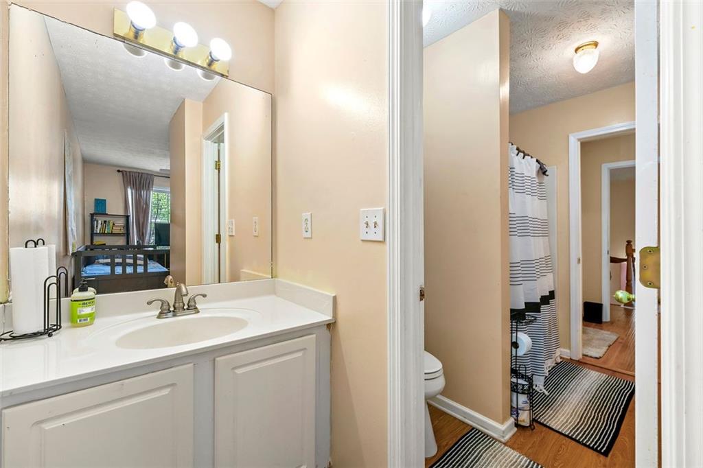 5147 Winding Glen Drive Property Photo 14