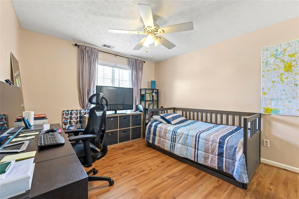 5147 Winding Glen Drive Property Photo 15