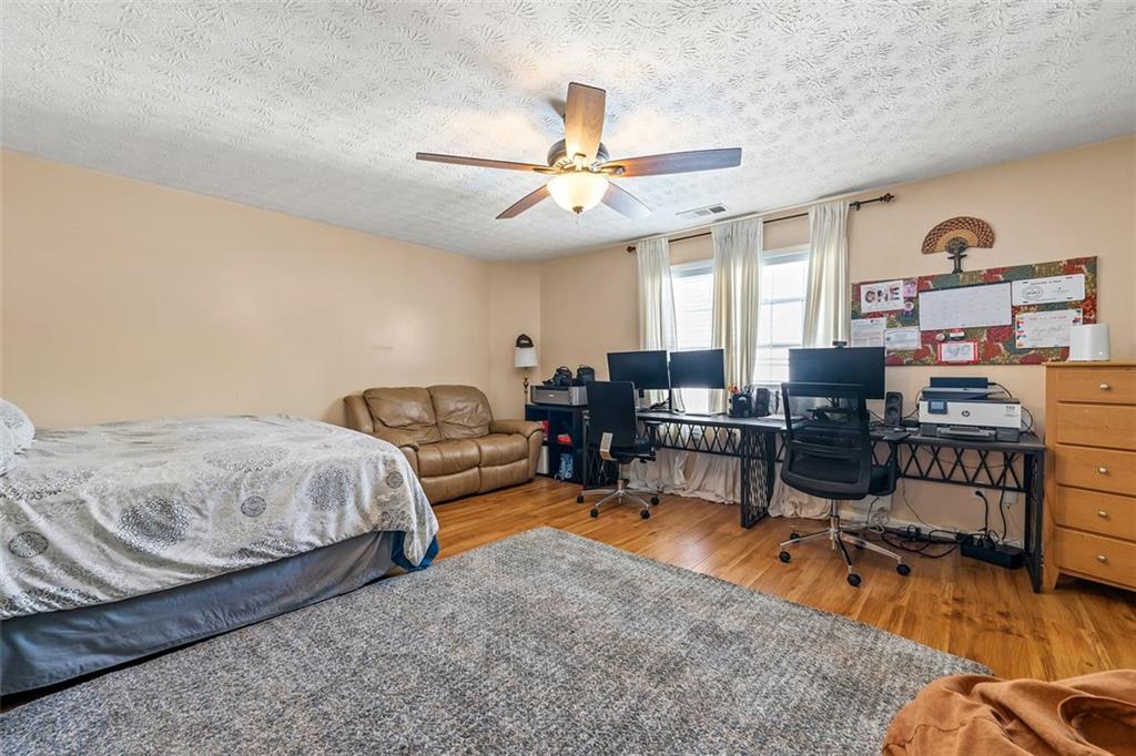 5147 Winding Glen Drive Property Photo 17