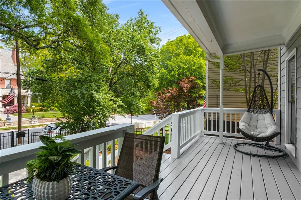907 Edgewood Avenue Property Photo 3