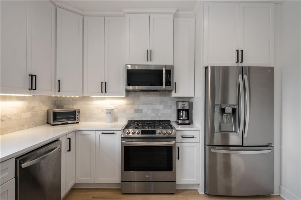 907 Edgewood Avenue Property Photo 14
