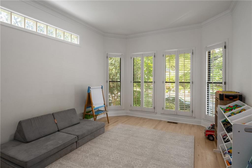 907 Edgewood Avenue Property Photo 16