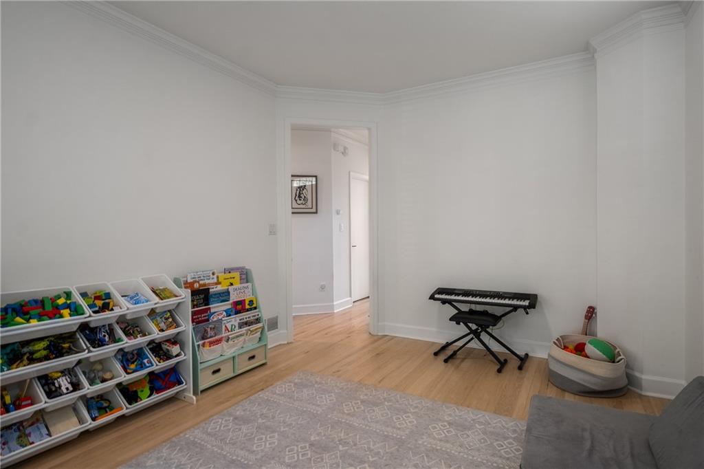 907 Edgewood Avenue Property Photo 17