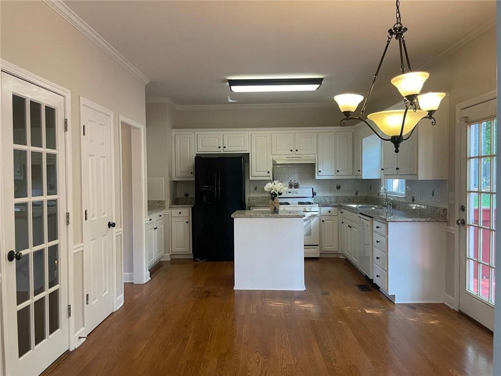 8100 Greens Mill Way Property Photo 13