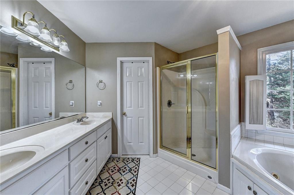 8100 Greens Mill Way Property Photo 21