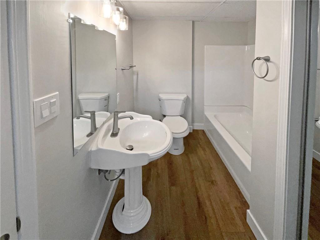 8608 Creekview Court Property Photo 7
