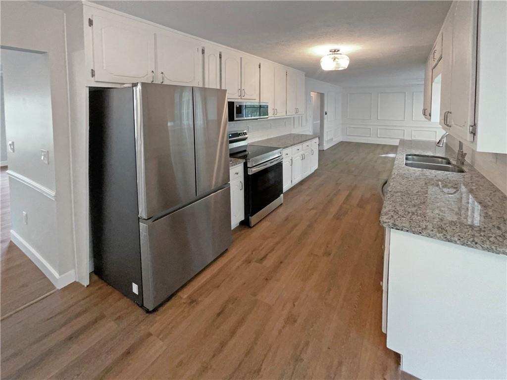 8608 Creekview Court Property Photo 13