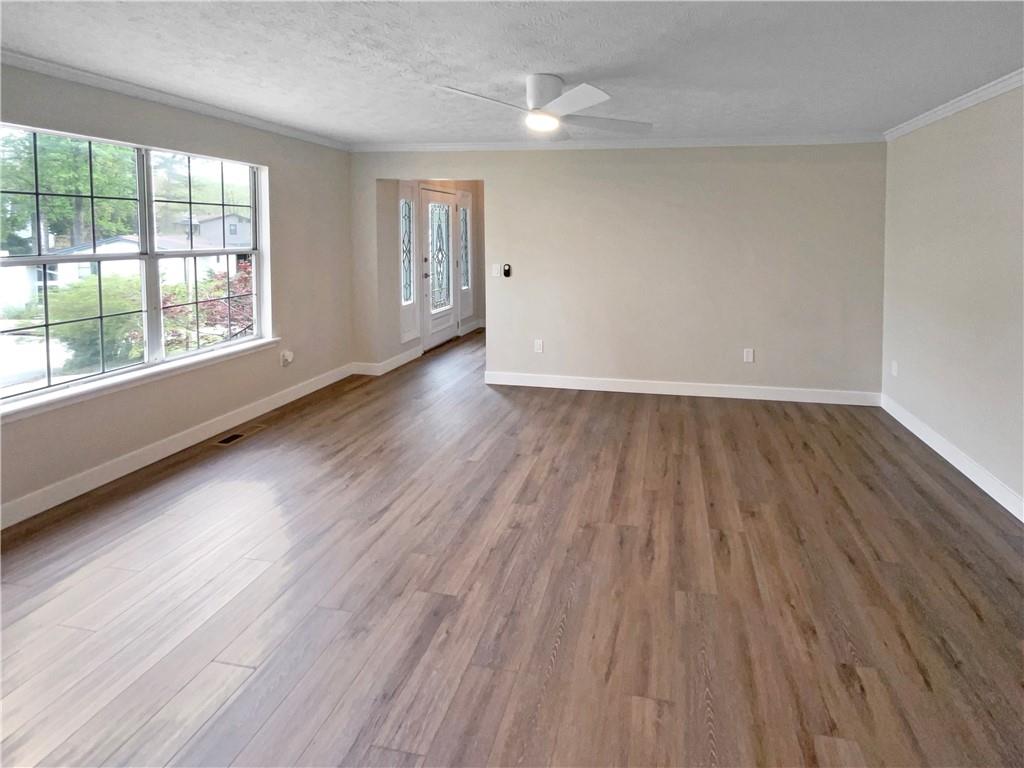8608 Creekview Court Property Photo 15