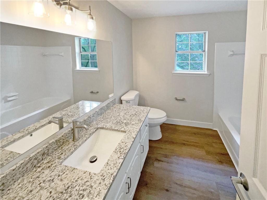 8608 Creekview Court Property Photo 25