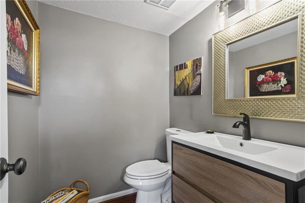 1 James River Place Ne Property Photo 21