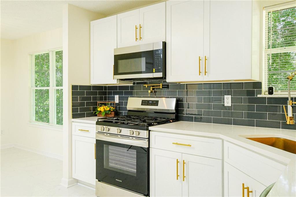3554 Cherry Bloom Way Property Photo 10