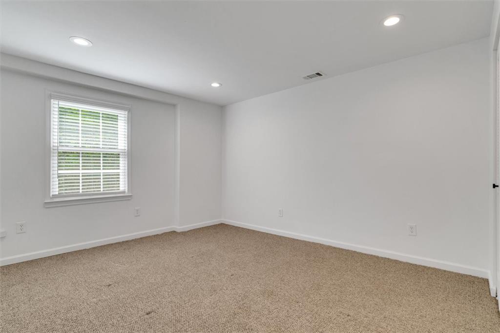 3040 Greenfield Drive Property Photo 45