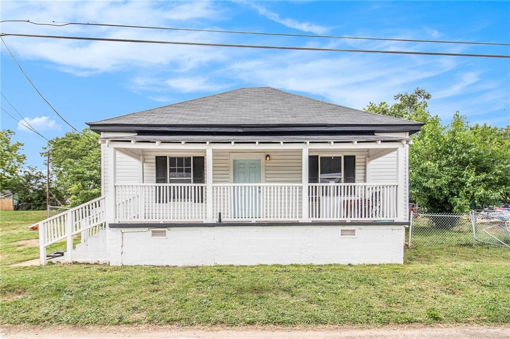 81 Elm Street Property Photo