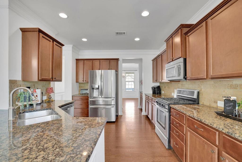 21 Belmore Manor Drive Property Photo 8
