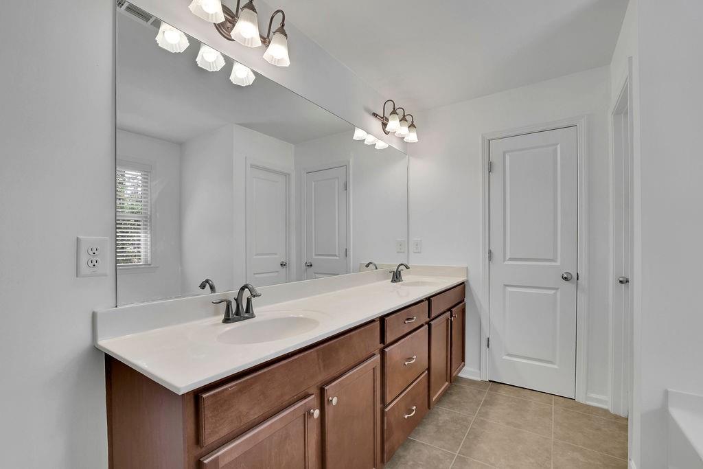 21 Belmore Manor Drive Property Photo 25