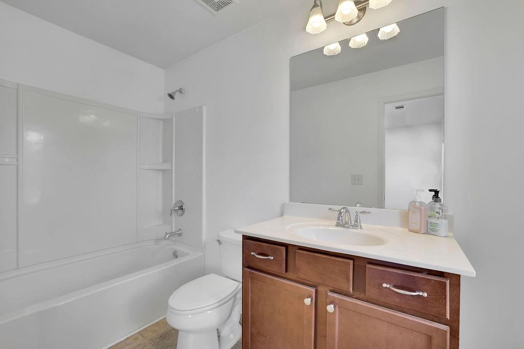21 Belmore Manor Drive Property Photo 27