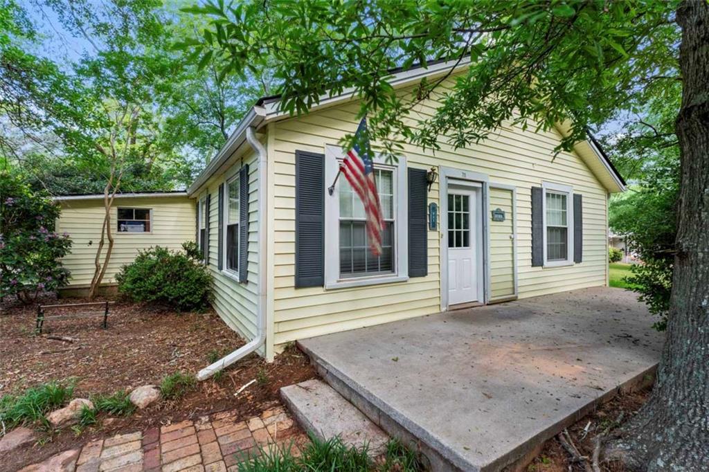 711 S Pine Hill Road Property Photo