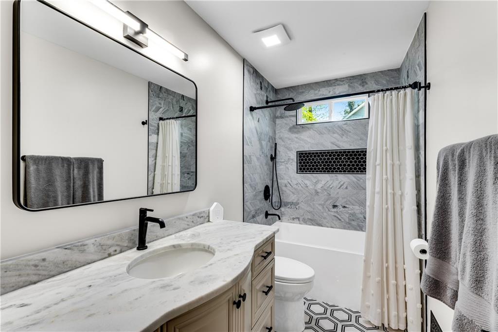 2750 Interlaken Drive Property Photo 40