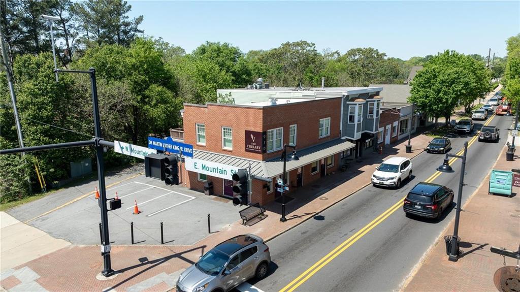970 Main Street Property Photo 4