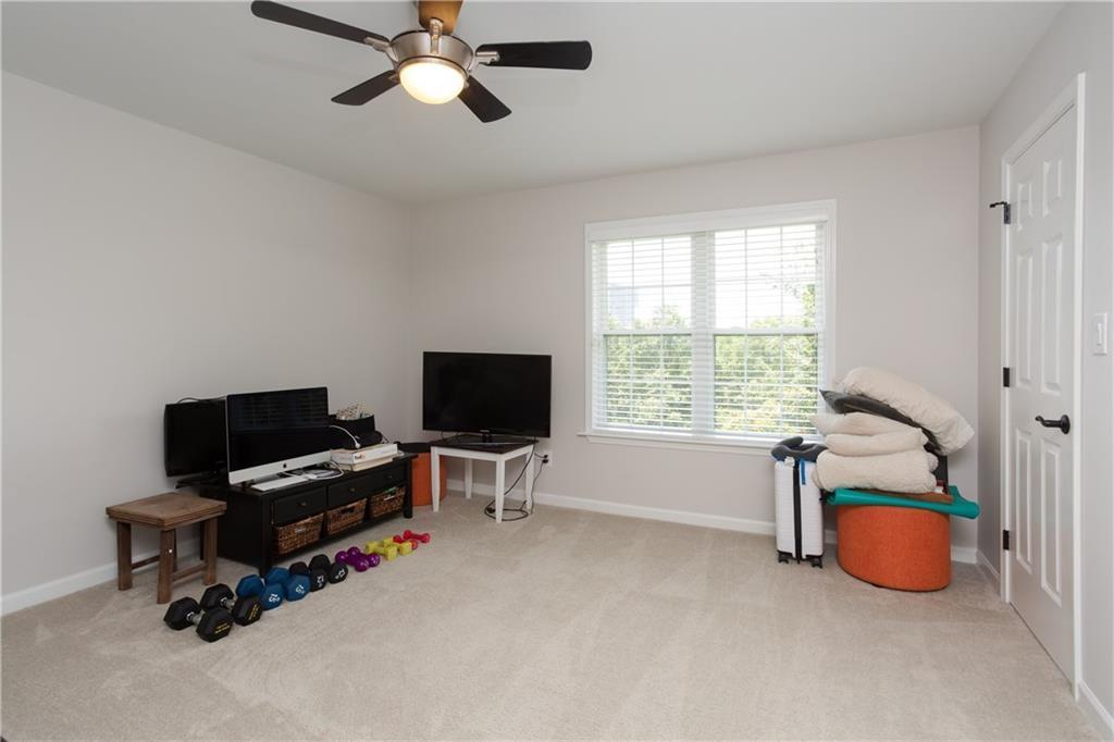 608 Mcgill Place Ne Property Photo 14