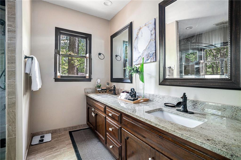 2550 Amalfi Drive Property Photo 21