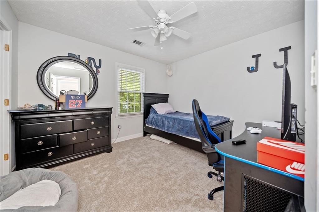 401 Briardale Court Property Photo 23