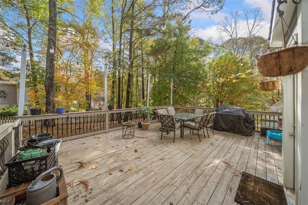 401 Briardale Court Property Photo 26