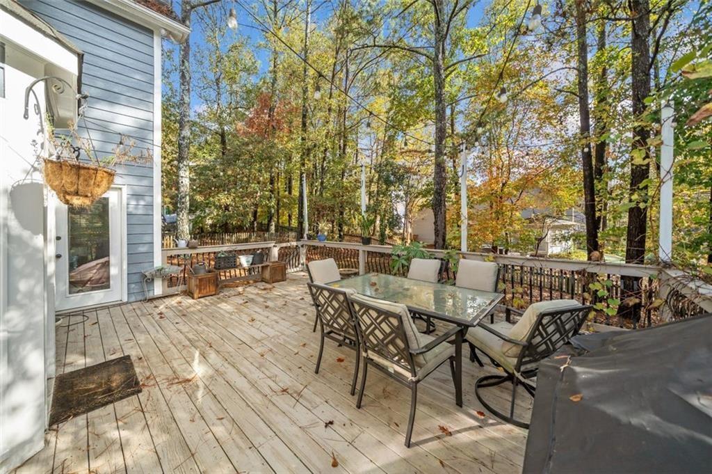 401 Briardale Court Property Photo 27