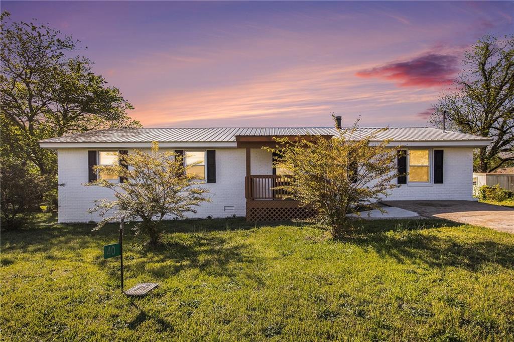 40 Kingston Dr Property Photo 1