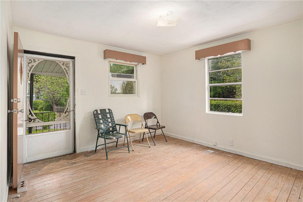 190 Derby Street Property Photo 6