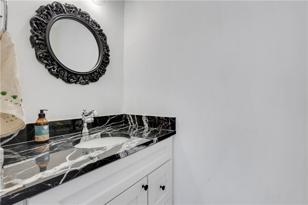 1071 Woodridge Hollow Ne Property Photo 18
