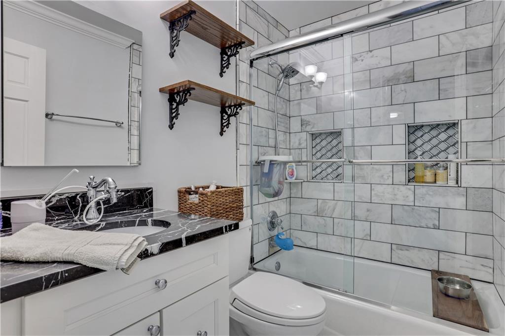 1071 Woodridge Hollow Ne Property Photo 22