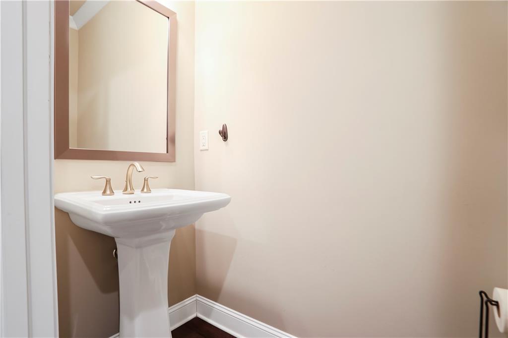 5022 Towneship Creek Road Property Photo 9