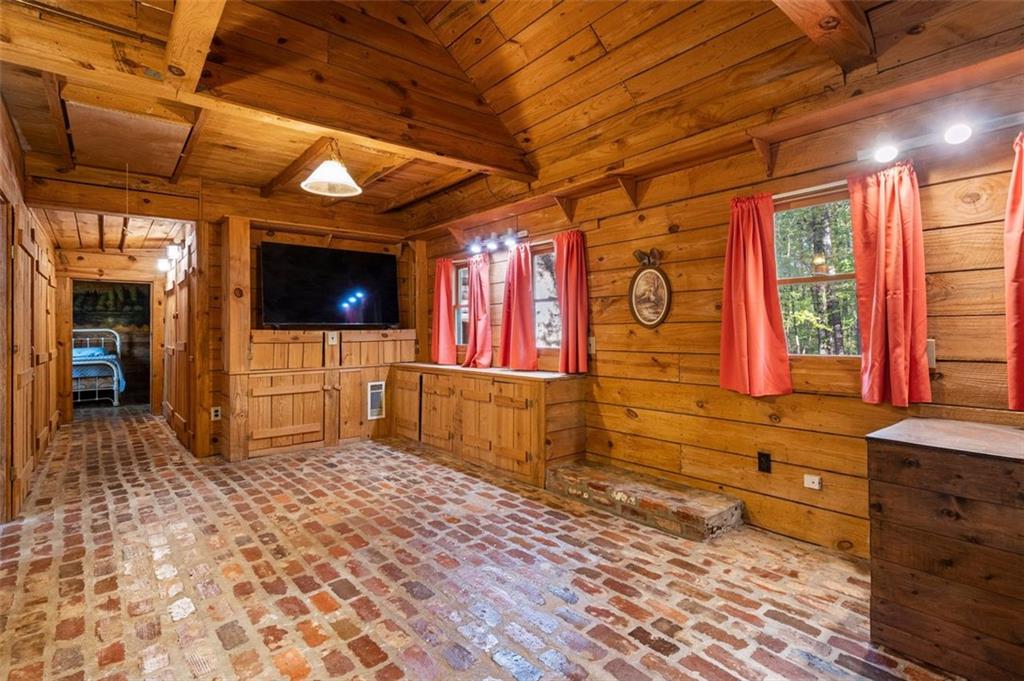 3401 Clay Road Property Photo 23