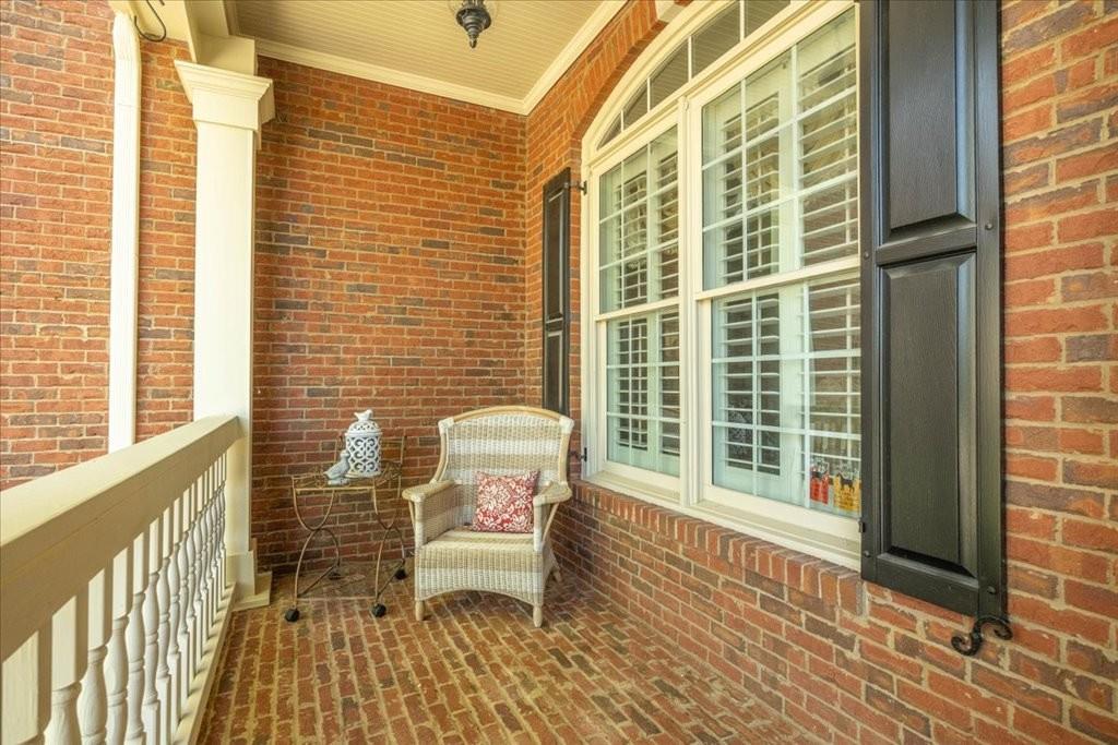 802 Pathview Court Property Photo 6