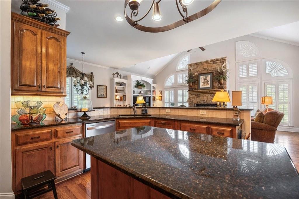 802 Pathview Court Property Photo 16