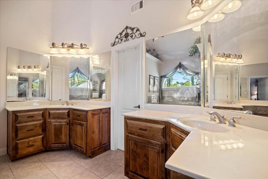 802 Pathview Court Property Photo 35
