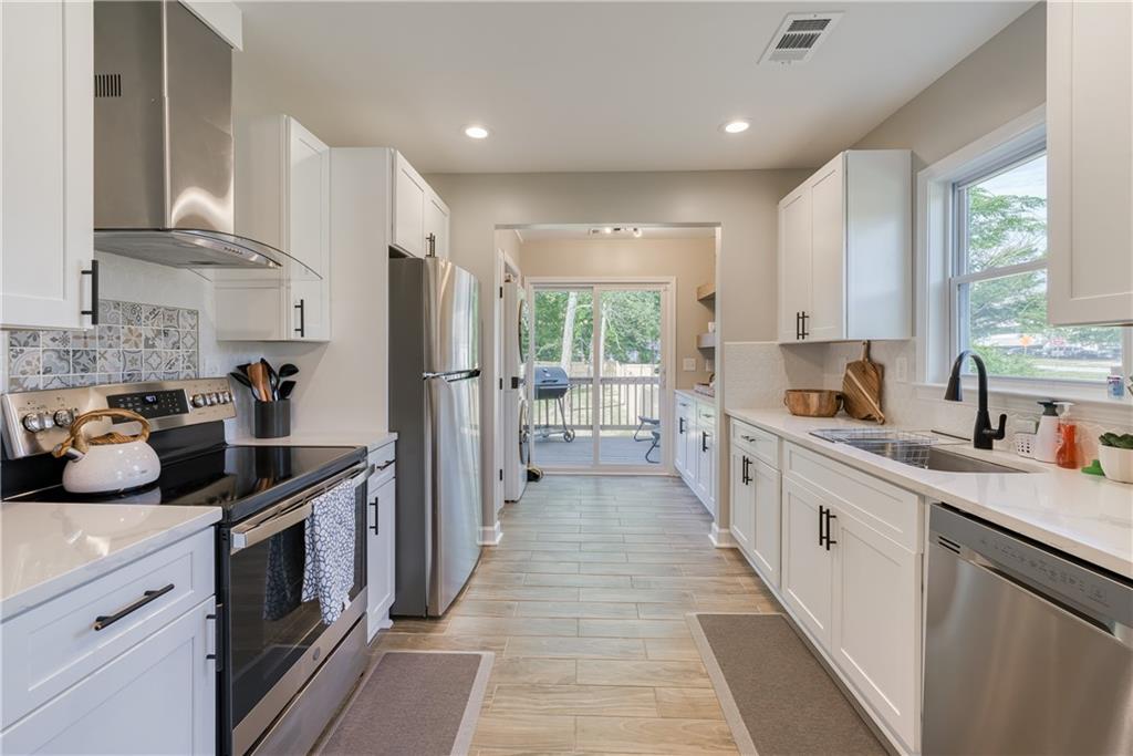 432 Fair Street Property Photo 8