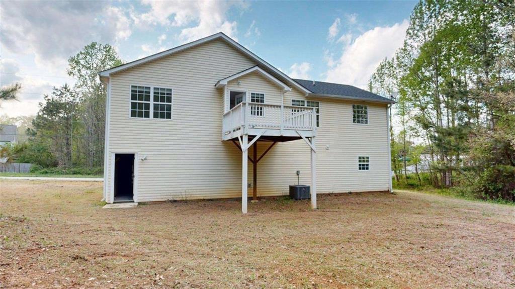 645 Woodwind Drive Property Photo 3