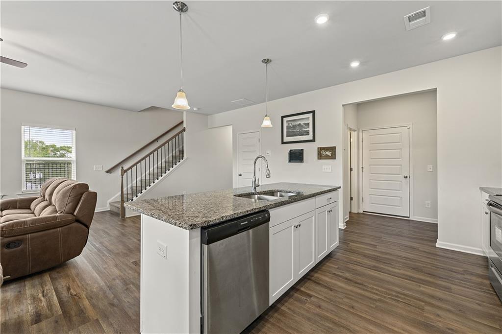 147 Madison Bend Property Photo 6