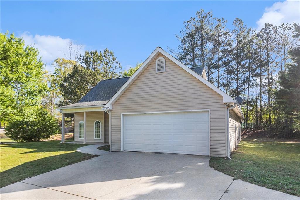 2505 Rockmart Road Property Photo 3