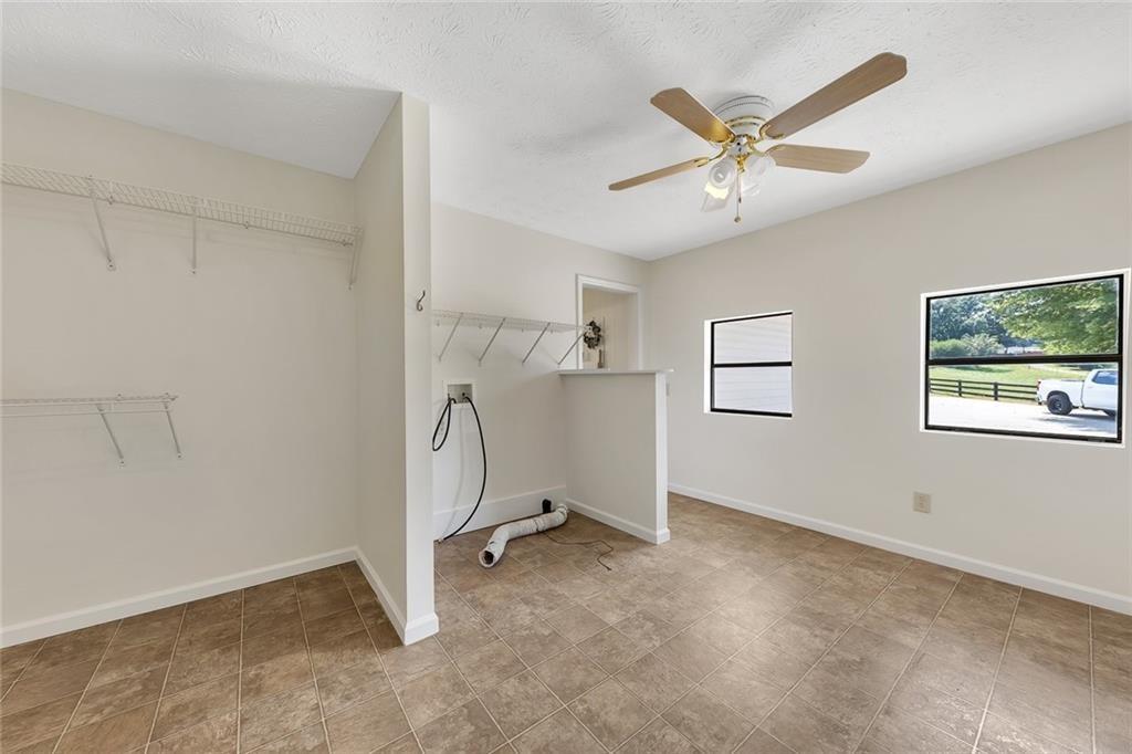 405 Thrasher Lane Property Photo 27