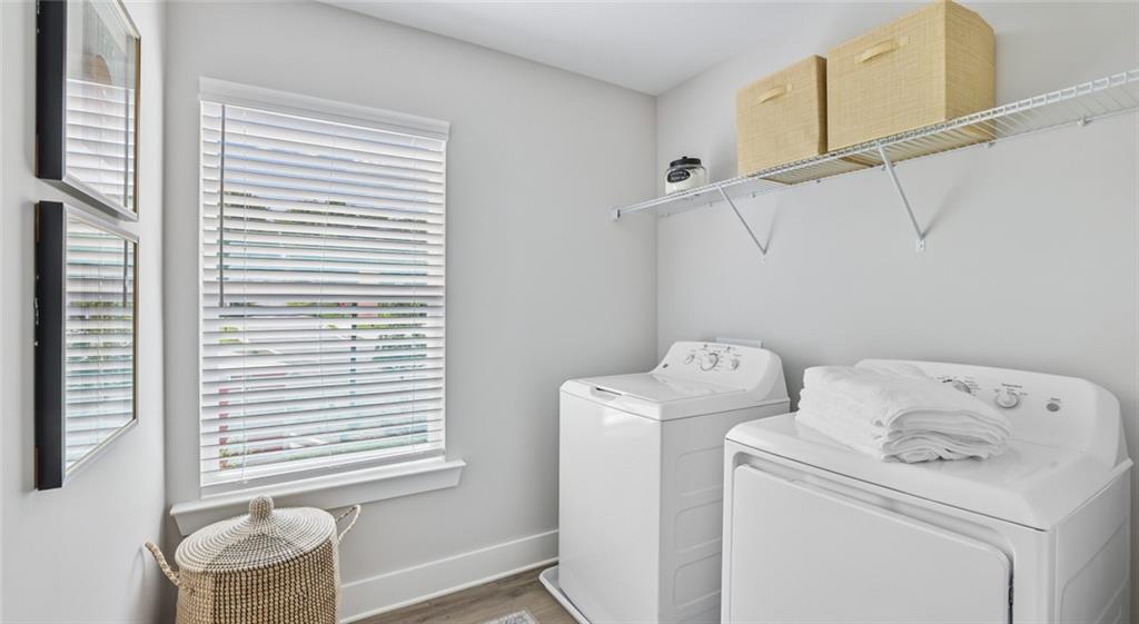 102 Fairlie Parkway Unit Stapleton Property Photo 9