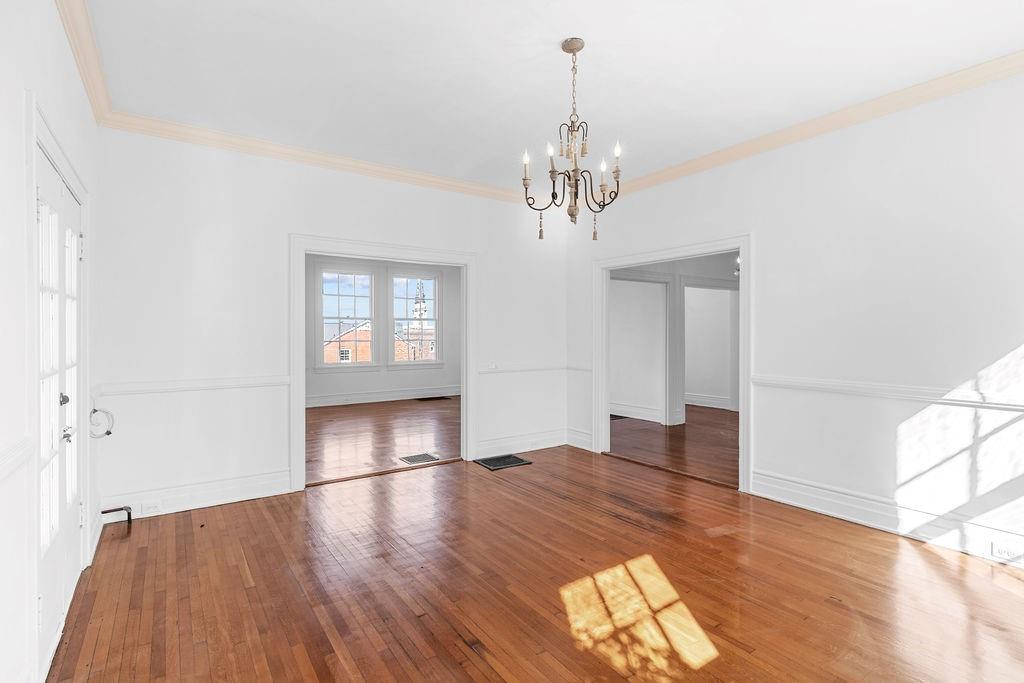 312 E 3rd Street E Property Photo 9