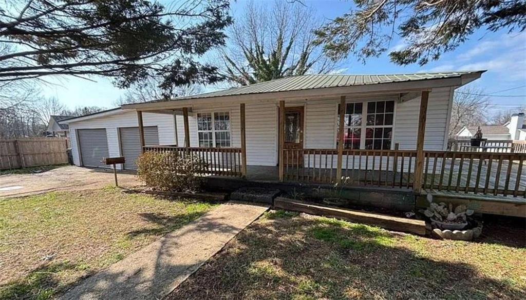 6205 Helen Street Property Photo 1