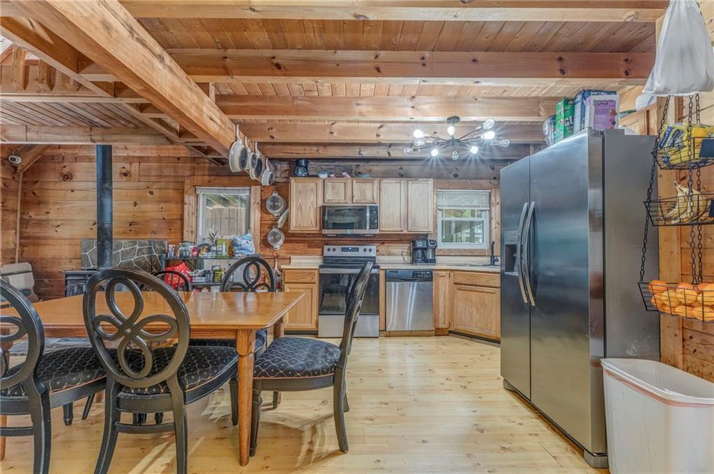 519 E Valley Road Ne Property Photo 5